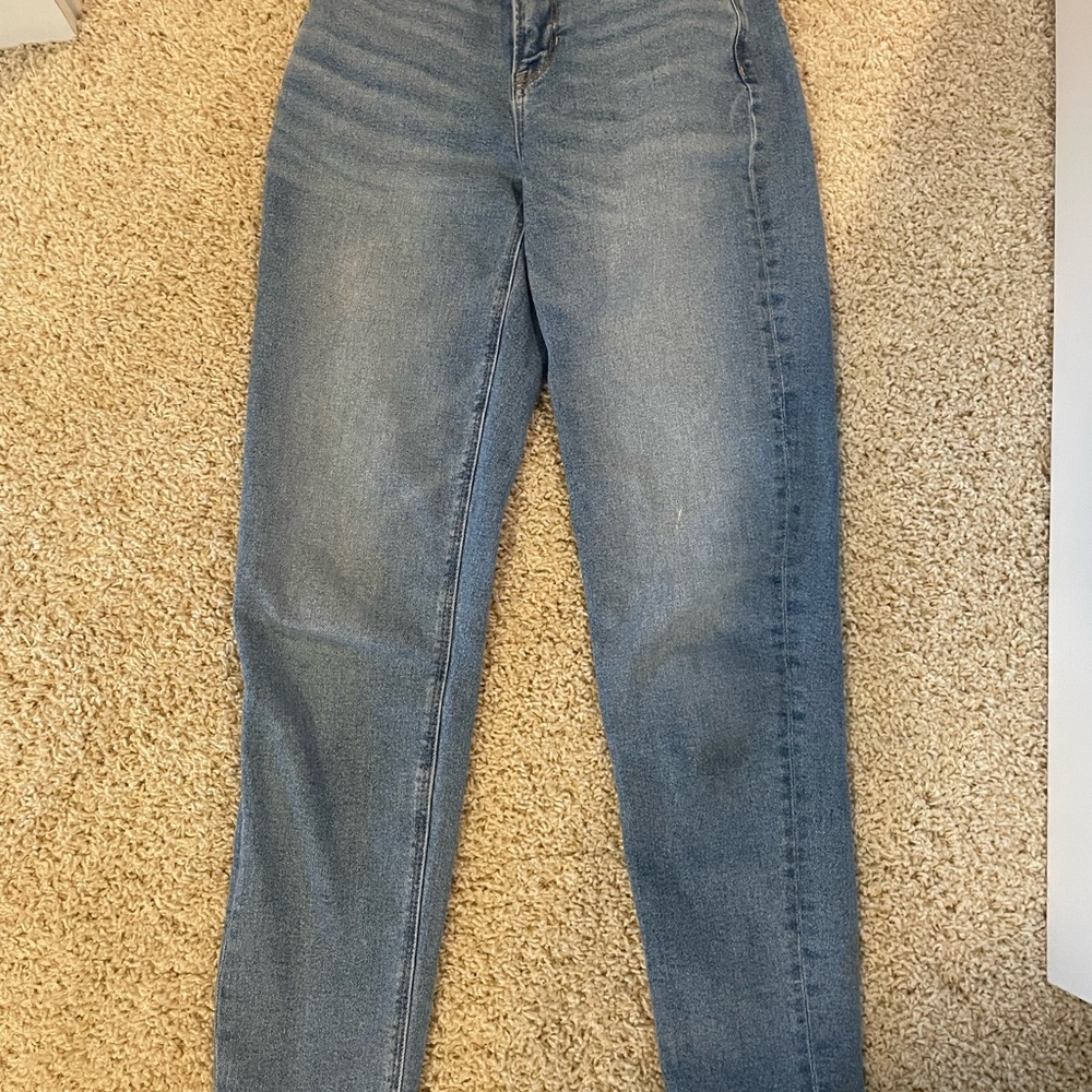 American Eagles Women's Mom Jeans